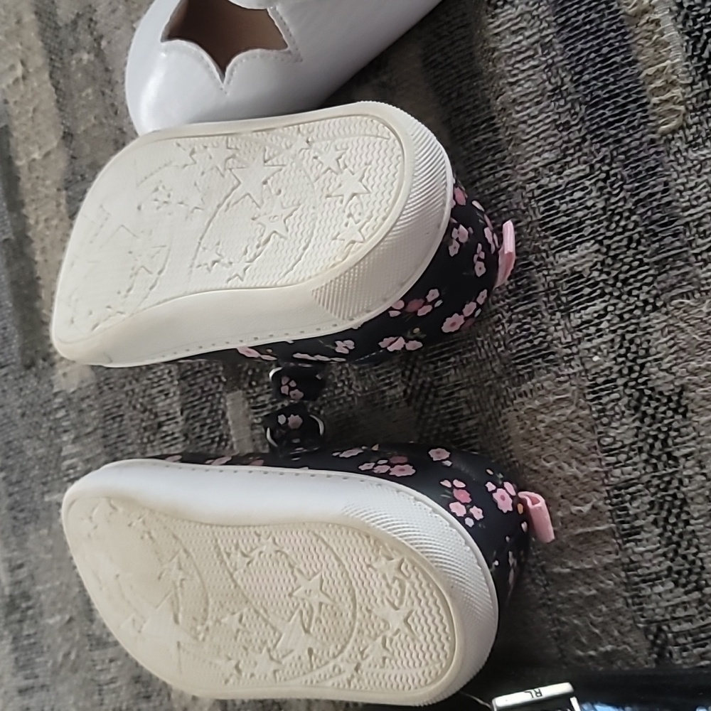 Sale...BUNDLE OF 3 TODDLER SHOES - Picture 8 of 8
